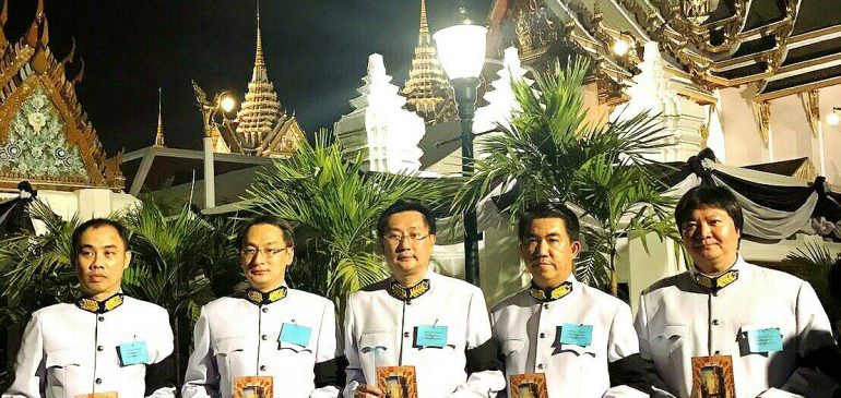 Netizen Pay homage to King Bhumibol Adulyadej at Royal Palace