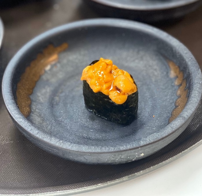 ลิ้มรสสัมผัสของ Uni Sushi ไข่หอยเม่นคุณภาพเต็มเปี่ยมแบบเน้น ๆ เต็มคำ พร้อมไปกับร่วมรับฟังความรู้ สุดยอดเทคโนโลยี