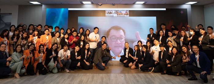 คุณ Alex จาก SAP ร่วมแสดงความยินดีกับ Netizen ในงานประกาศรับรางวัล SAP Partner of the Year 2019